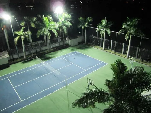 Sử dụng đèn pha LED chiếu sân tennis có ưu điểm gì?